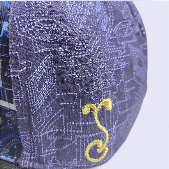 Geometric Pattern Snapback Hat - Picture 4 of 6